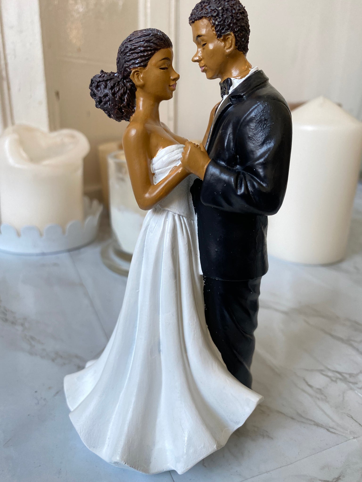 Wedding Cake Toppers & Personalized Accessories